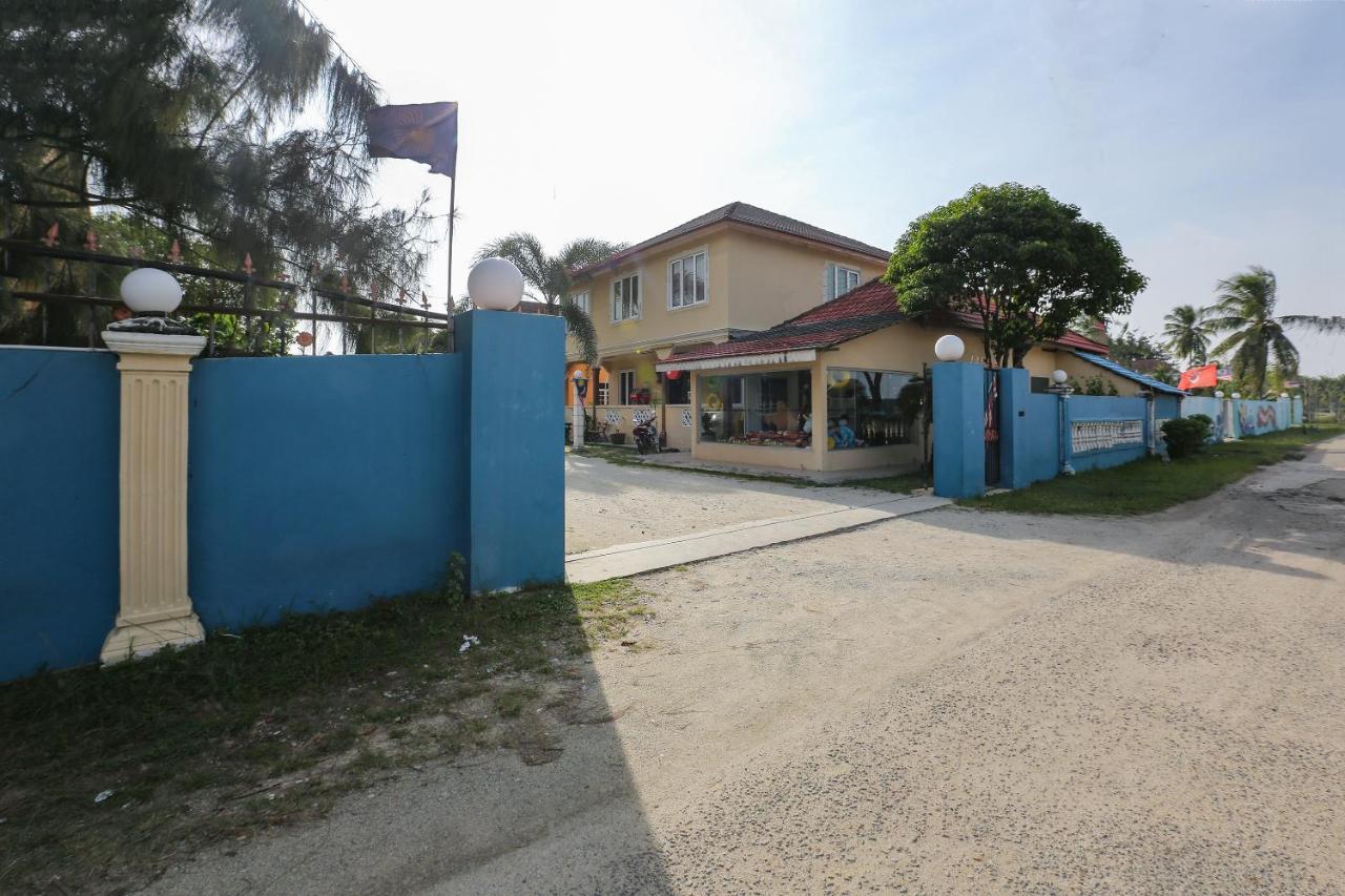 Oyo 8966 Dee Wana Resort 1 Pasir Puteh Exterior foto